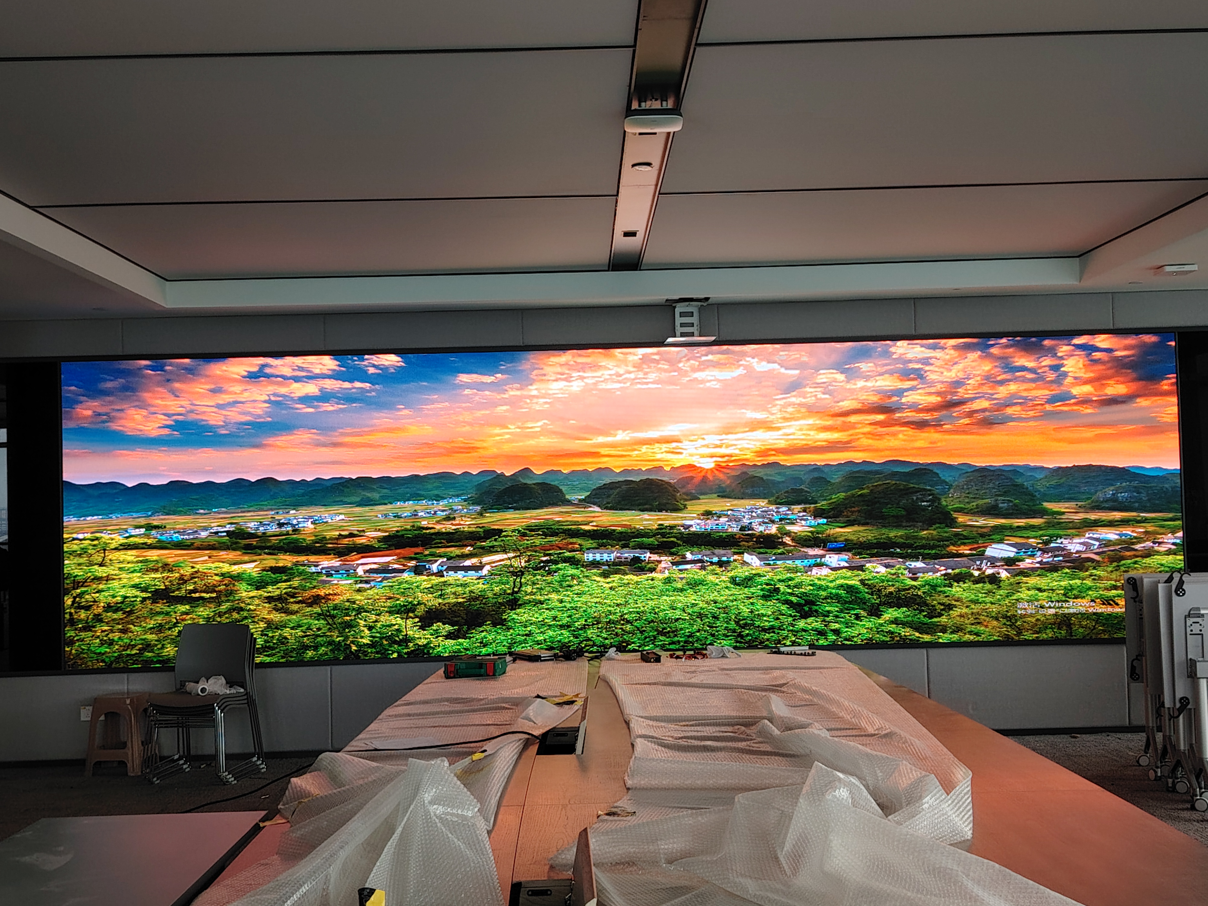 上海某辦公大廈會(huì)議室