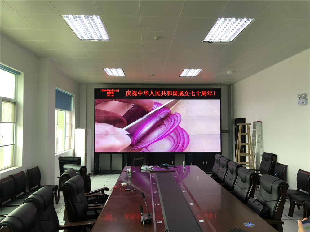 珠海某部隊(duì)會議室55寸0.88
